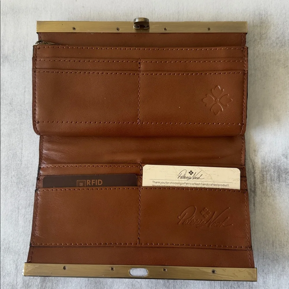 PATRICIA NASH Leather Cauchy Framed Wallet Push Lock Closure Signature Map Print